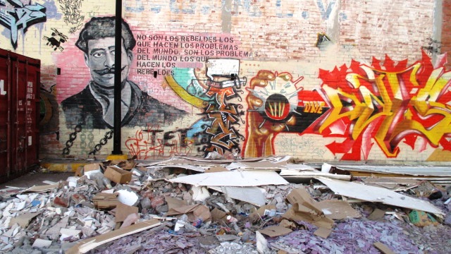 9-street-arte-mural-y-escombro